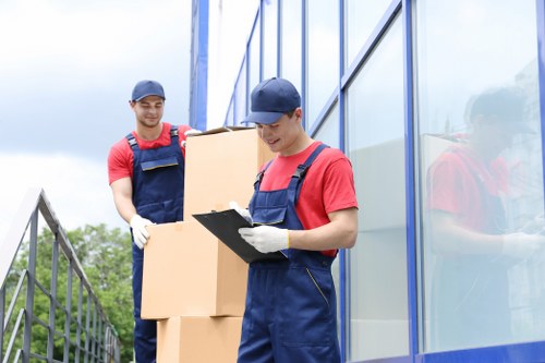 Professional packing and unpacking services in Elephant and Castle for a smooth residential move